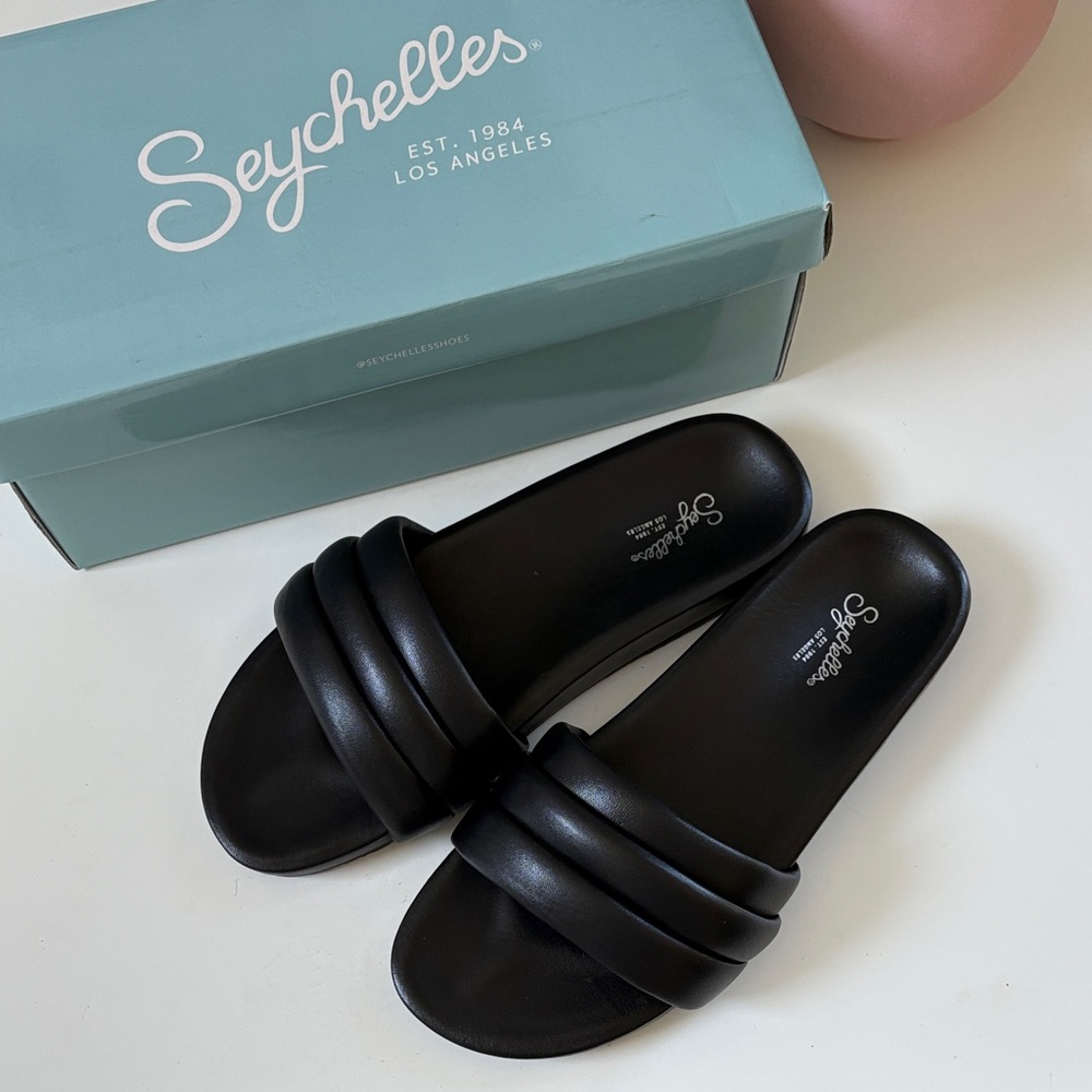 Seychelles Low Key Slide in Black Leather, size 11